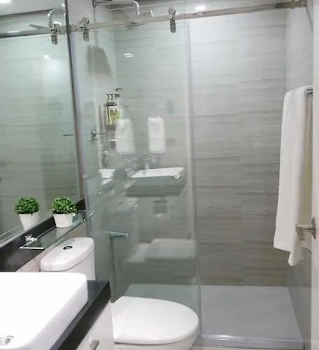 Villa Modern 1bd In Ortigas, Wifi ,netflix ,pool ,gym Manila