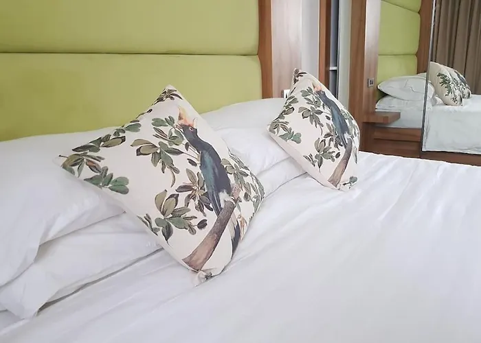 Modern 1bd In Ortigas, Wifi ,netflix ,pool ,gym *